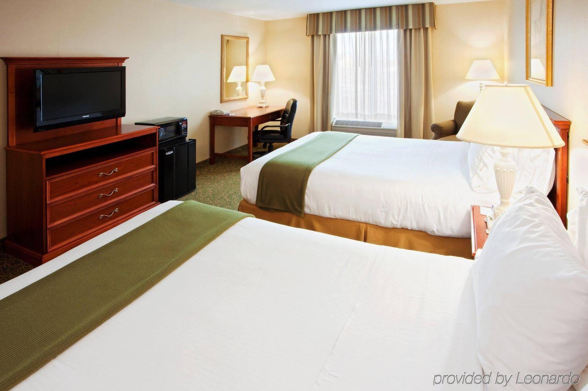 Holiday Inn Express Hotel & Suites Hagerstown By Ihg Exterior foto